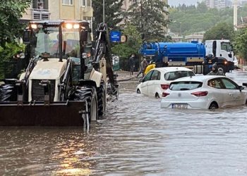 Marmara’yı sağanak vurdu
