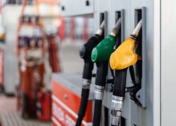 Benzine indirim, motorine zam geldi