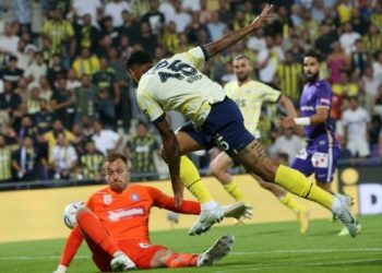 Fenerbahçe, Austria Wien karşısında avantajı kaptı