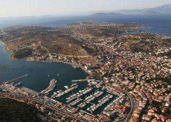 Çeşme’de denize sıfır üç kupon arazi, otel inşaatı için satışa çıkarıldı