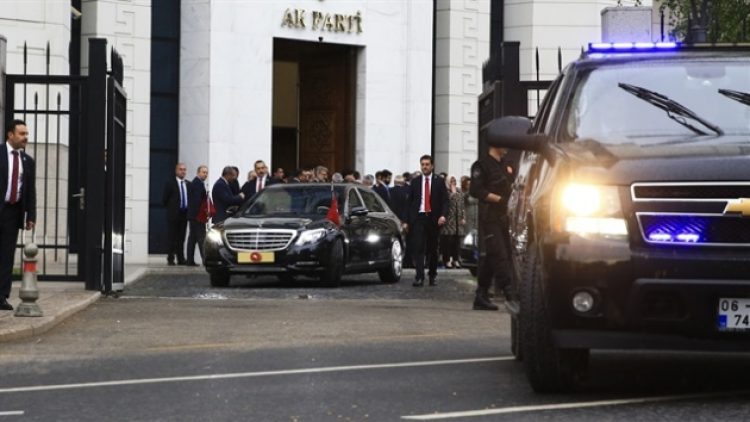AKP’de olağanüstü toplantı