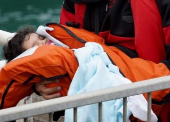 BBC: “Neredeyse 1.300 göçmen Kanalı yeni rekorla geçti”