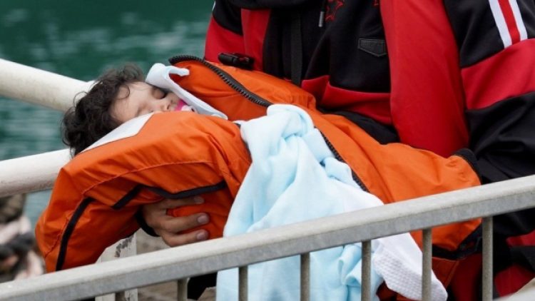 BBC: “Neredeyse 1.300 göçmen Kanalı yeni rekorla geçti”