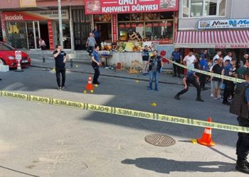 Küçükçekmece’de kahvaltıcıya silahlı saldırı: 2 ölü