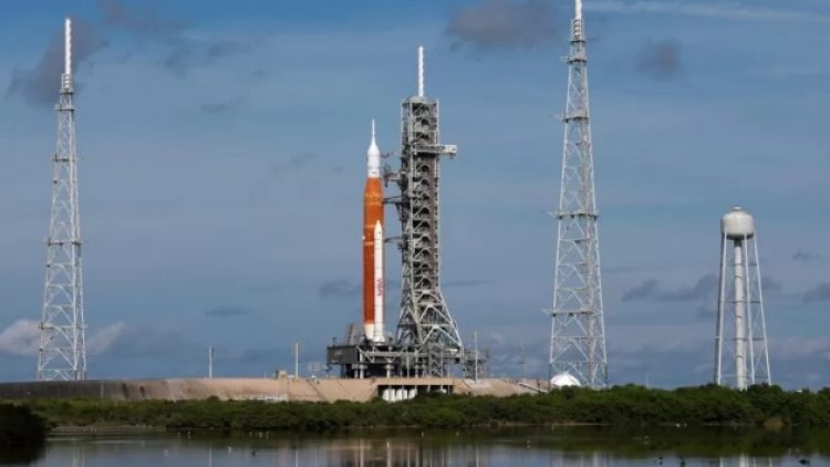 NASA, Ay’a geri dönüyor