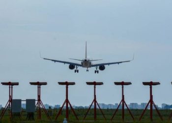 İç hat uçak biletlerinde tavan fiyat 1150 TL’ye yükseldi