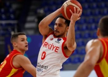 Türkiye, Eurobasket’e galibiyetle başladı