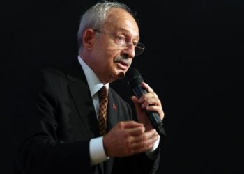 “‘Alo Holdinglerin’ medyası bana ders vermeyi bıraksın” diyen Kılıçdaroğlu kimleri kastetti?