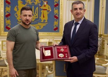 Zelenski’den, Bayraktar İHA’nın üreticisi Haluk Bayraktar’a ‘Devlet Liyakat Nişanı’