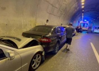 Kocaeli’de zincirleme trafik kazası: 3 yaralı