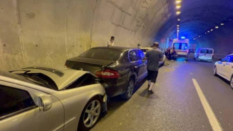 Kocaeli’de zincirleme trafik kazası: 3 yaralı