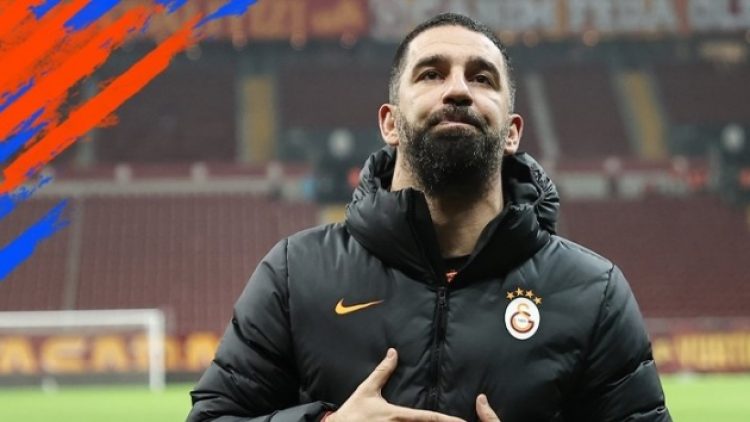 Arda Turan futbolu bıraktı