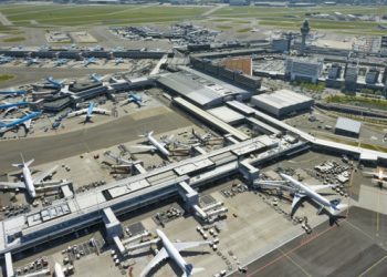 Amsterdam Havalimanı’nda tüm uçuşların durdurulması istendi