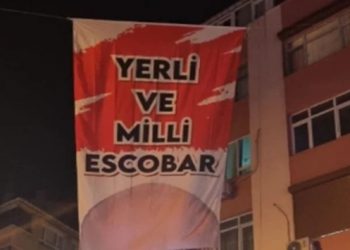 ‘Yerli ve Milli Escobar’ pankartı