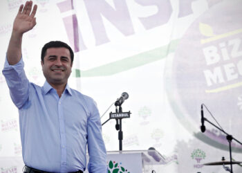 Demirtaş’tan Erdoğan’a: Diyarbakır’a bir daha gidersen ‘Kim hırsız’ diye bir sor