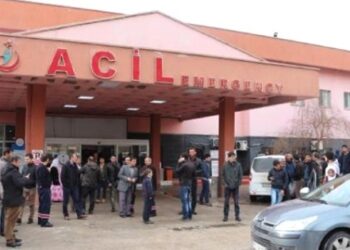 Polis memuru mescitte intihar etti