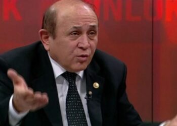 Burhan Kuzu’dan takipçisine +18’li küfür!