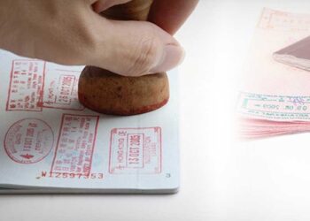 “Başbakan’la gittik, 3 günlük vize alabildik”