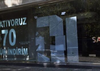 Büyük markalar ünlü caddeleri terk ediyor