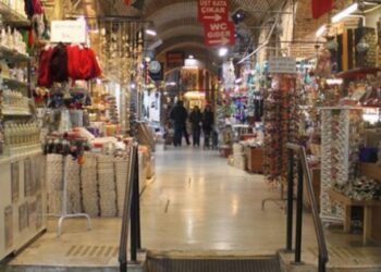 İzmir esnafı perişan