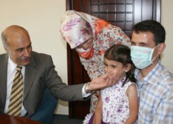 Tepkiler sonrasında o polis tahliye oldu