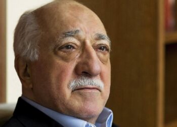 Hocaefendi: “Sana, Yufff! çekecekler”
