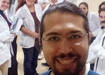 Açığa alınan doktor intihar etti