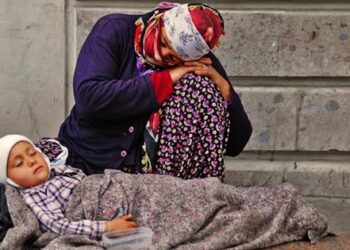 Sefalet liginde beşinciyiz