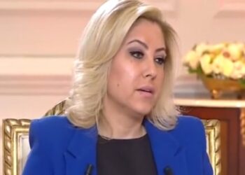 Yandaş spiker, Başbakan’a soru sorarken rezil oldu!