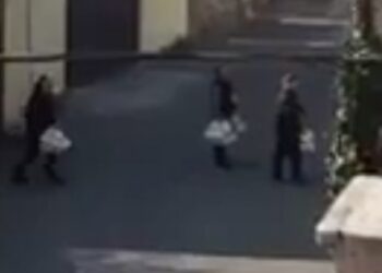 AKP’liler makarna dağıtırken yakalandılar