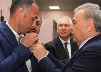 İzmir’de AKP’ye darbe! 300 AKP’li artık ‘Hayır’ diyor
