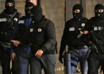 ​Paris’te silahlı saldırı: 1 polis hayatını kaybetti