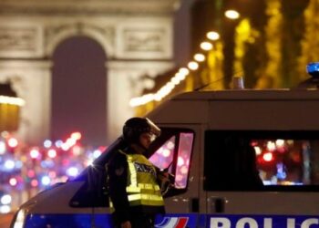 Paris’te ‘IŞİD saldırısı’: Polis bir şüpheliyi arıyor