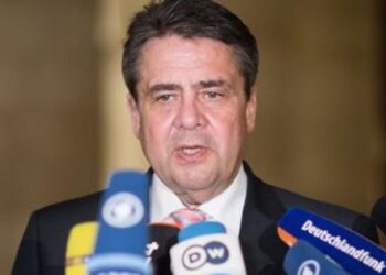 “Türkiye’deki aydınlara seyahat kolaylığı getirilmeli”