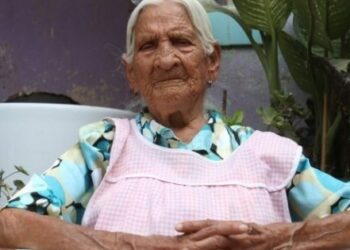 116 yaşındaki kadına ‘çok yaşlı’ diye banka kartı çıkarmadılar