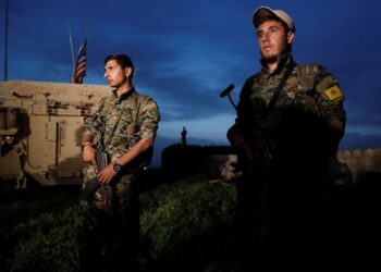 ABD’li askerler YPG’yle birlikte sınır nöbetinde!