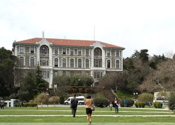 Türkiye’de üniversite çöktü!