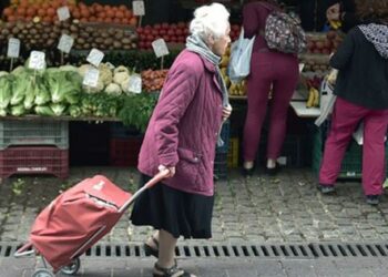 Yunanistan’da yeni kemer sıkma paketi