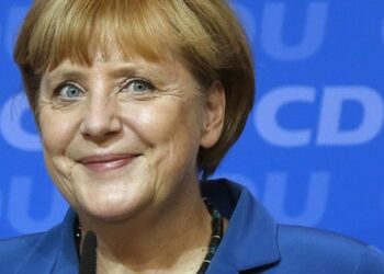 Merkel’in partisi ilk raundu aldı