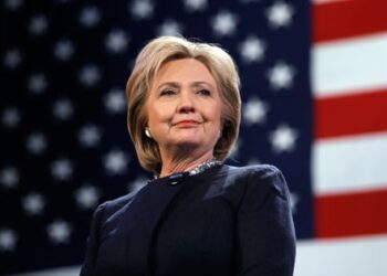 Hillary Clinton politikaya geri dönüyor