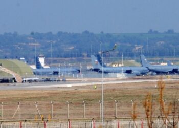 Alman Savunma Bakanı’ndan Türkiye’ye rest!