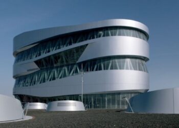 ​Mercedes fabrikalarında arama