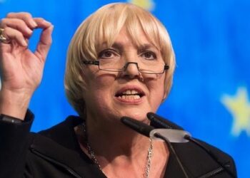 Claudia Roth’u Türkiye’de gözaltına mı alacaklardı?