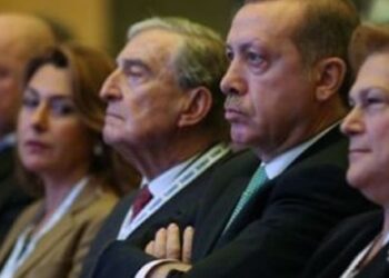 Koç ve Sabancı hisselerini sattı!