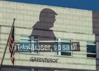 ​İklim anlaşmasından çekilen Trump’a dünyadan ‘yeşilliklerle protesto’