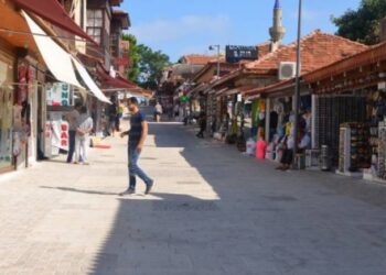 “Turizm geçen yıl yerle birdi bu sene yerin dibinde”