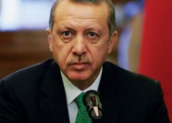 AKP Genel Başkanı Erdoğan camide rahatsızlık geçirdi!