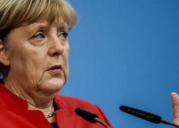 ​Merkel’den Türkiye açıklaması: Türkiye’deki gelişmeler düşünüldüğünde önlemler kaçınılmaz