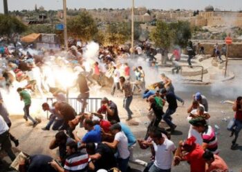 İsrail polisinden Mescid-i Aksa müdahalesi