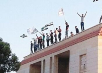 ​El Kaide bağlantılı HTŞ Türkiye sınırındaki İdlip’i ele geçirdi